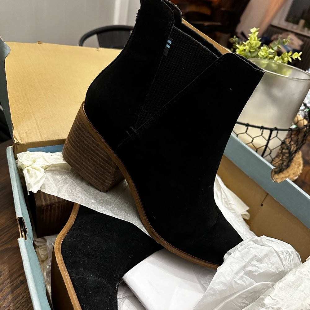 TOMS Esme heeled slide on suede black boot